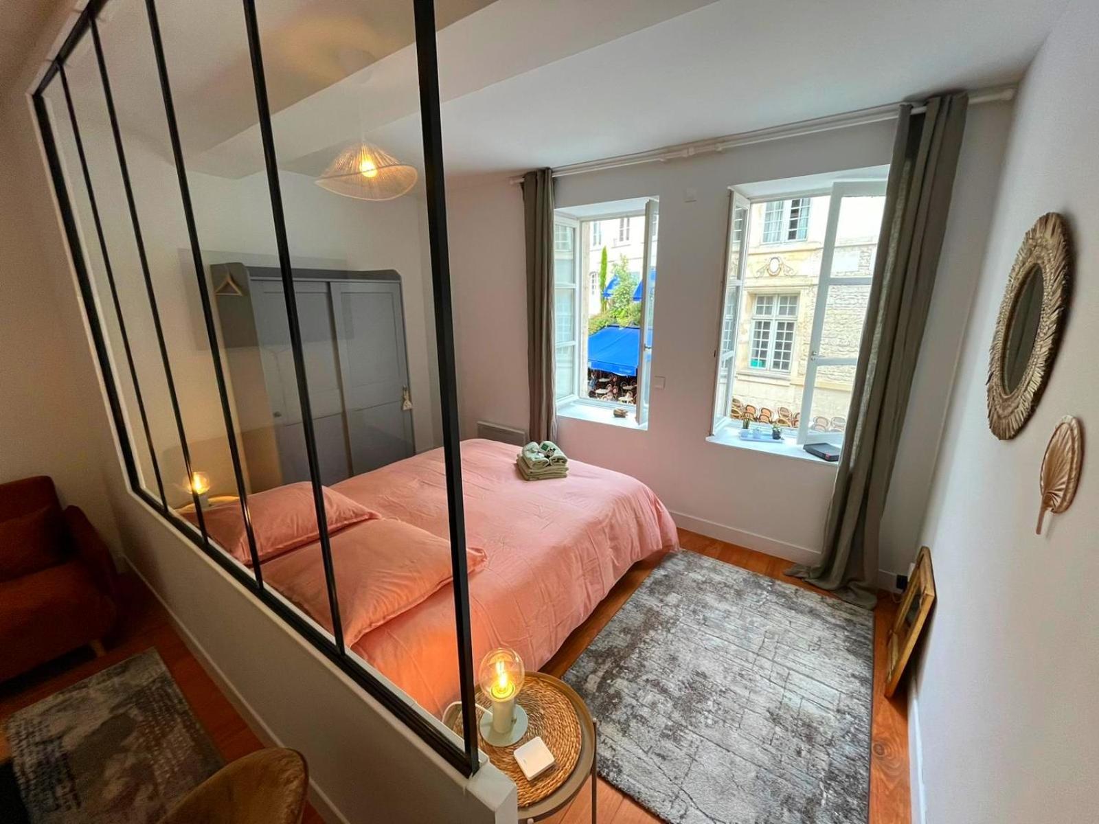 Elegant Studio En Hypercentre Dans Le Quartier Historique Anime Avec Parking Gratuit Caen Exteriör bild