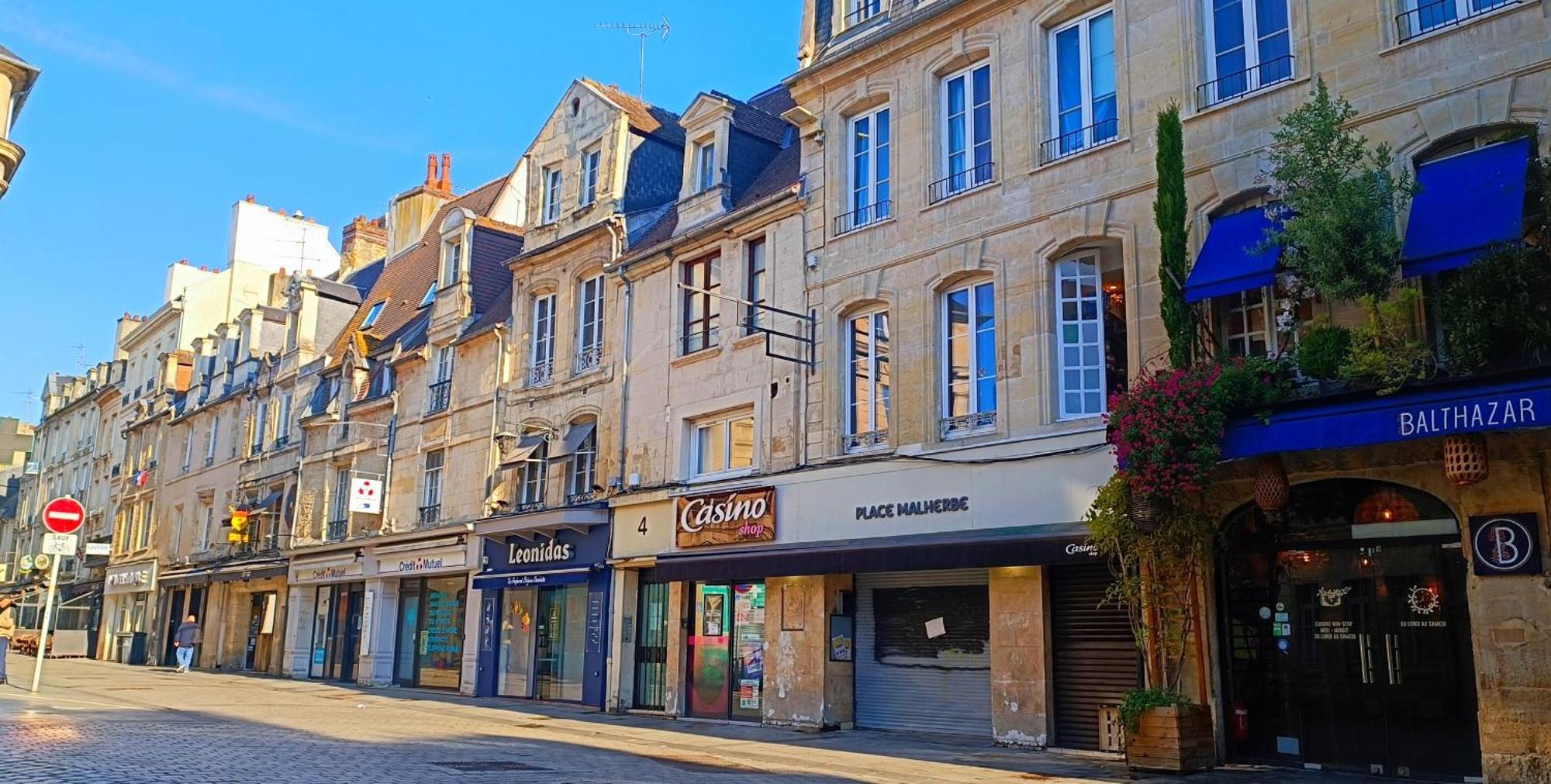 Elegant Studio En Hypercentre Dans Le Quartier Historique Anime Avec Parking Gratuit Caen Exteriör bild